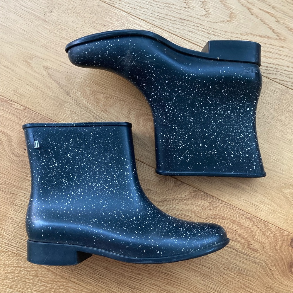 Melissa rain boots size 8. Black rubber speckled with white.